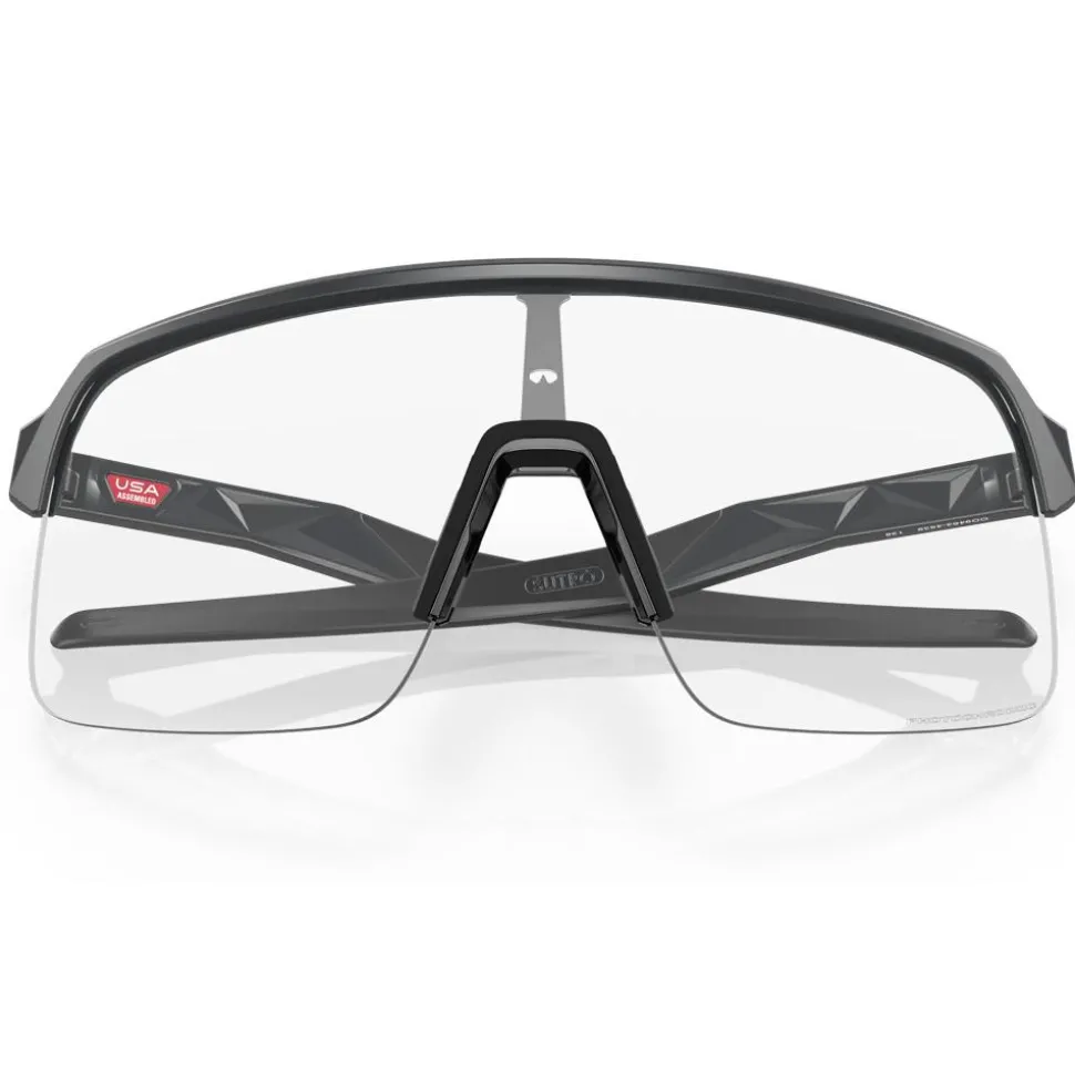 Lunettes de soleil Oakley Sutro Lite Matte Carbon Clear to Black Iridium Photochromic