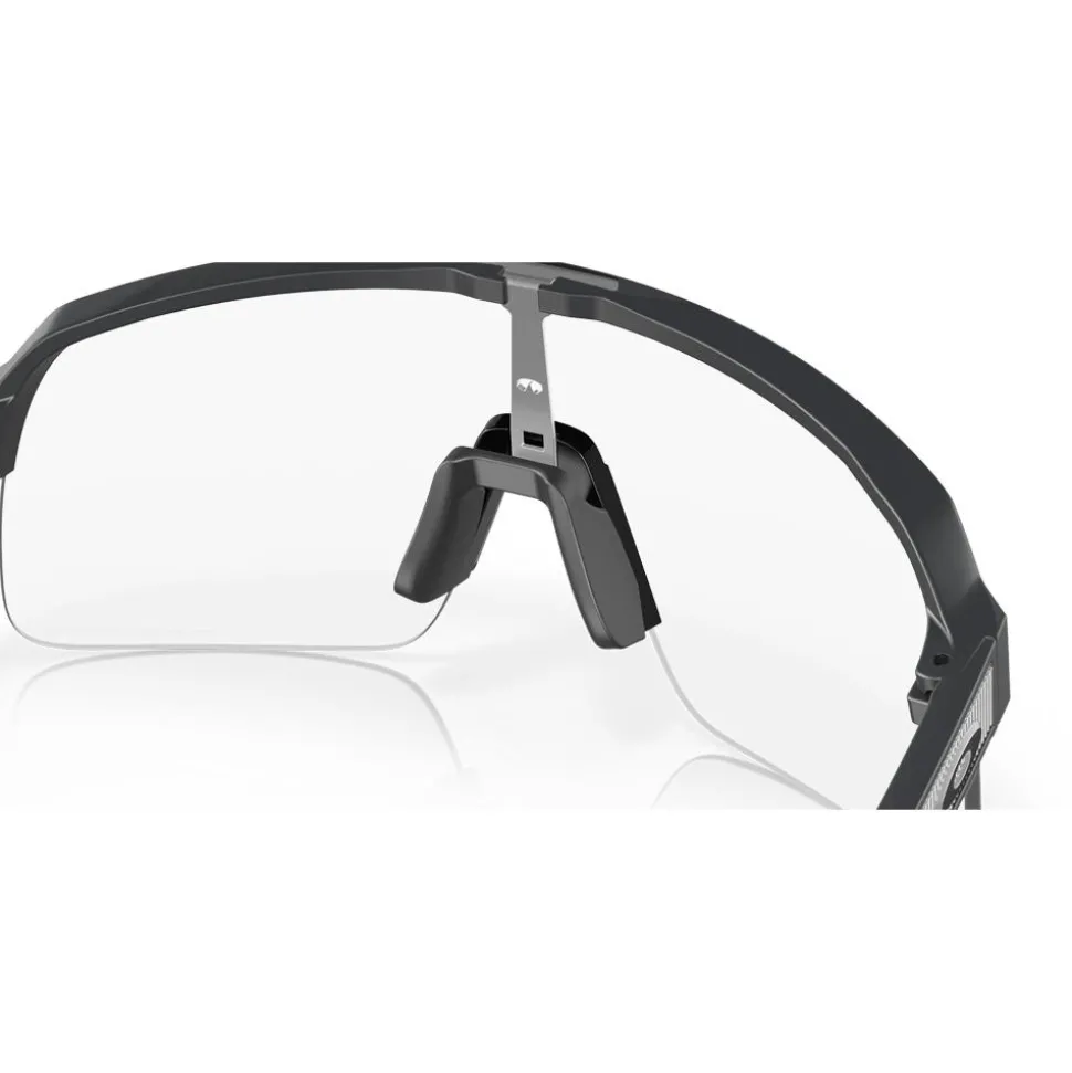 Lunettes de soleil Oakley Sutro Lite Matte Carbon Clear to Black Iridium Photochromic